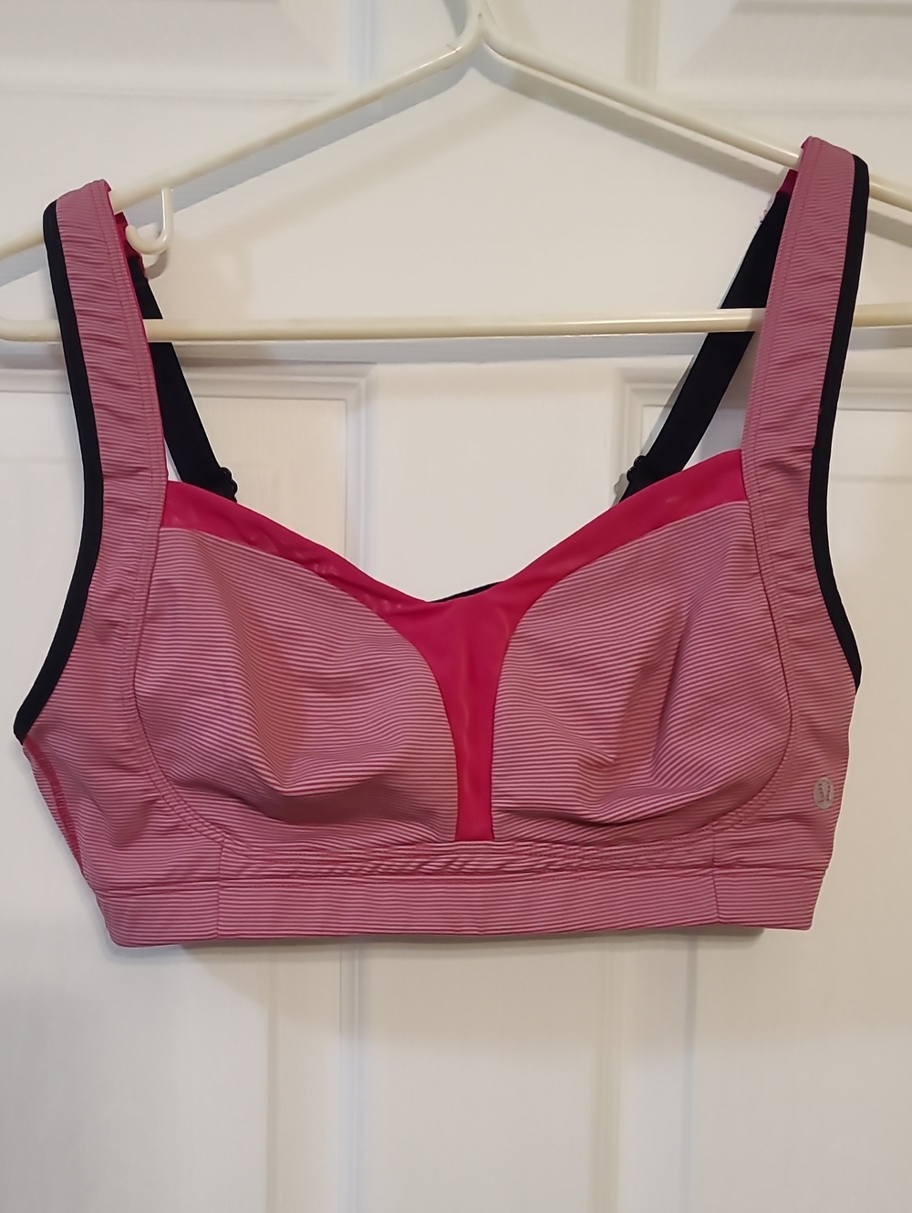 Lululemon Ta Ta Tamer Pink Stripe 36C